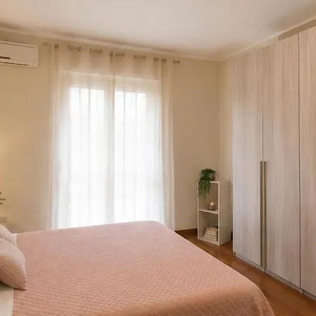 Apartment In Piazza Pompei