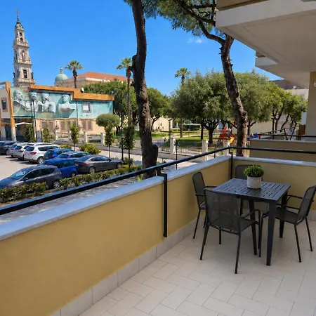 Apartment In Piazza